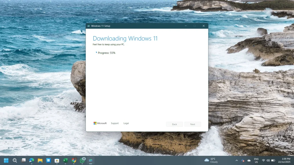 Windows 11 Media Creation Tool: Everything you want to know 2 Windows 11 Media Creation Tool downloading windows 11